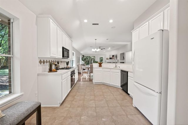 87 N Auburn Path Circle Drive, The Woodlands, TX 77382