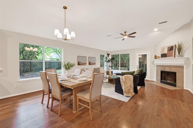 87 N Auburn Path Circle Drive, The Woodlands, TX 77382