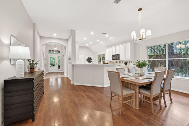 87 N Auburn Path Circle Drive, The Woodlands, TX 77382