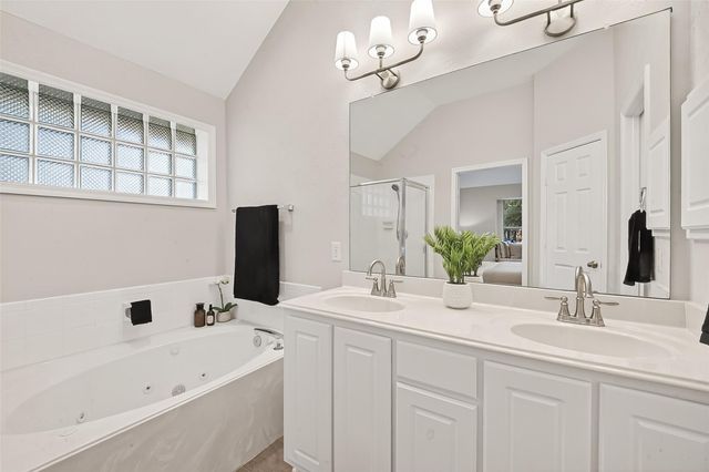 87 N Auburn Path Circle Drive, The Woodlands, TX 77382