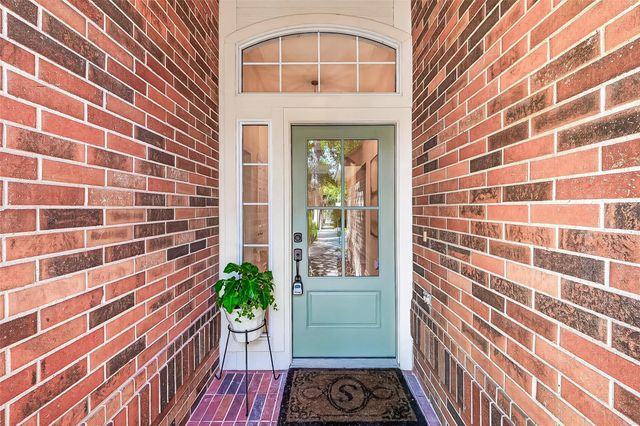 87 N Auburn Path Circle Drive, The Woodlands, TX 77382