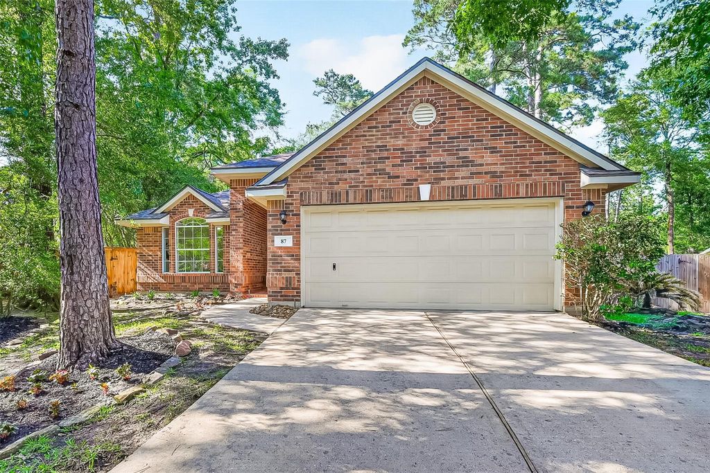 87 N Auburn Path Circle Drive, The Woodlands, TX 77382
