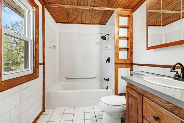 1227 Reycraft Drive, Kalamazoo, MI 49001