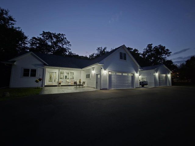 11582 306th COURT, Twin Lakes, WI 53181