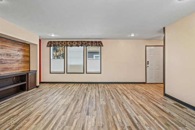 3856 S Tanager LANE, Billings, MT 59102