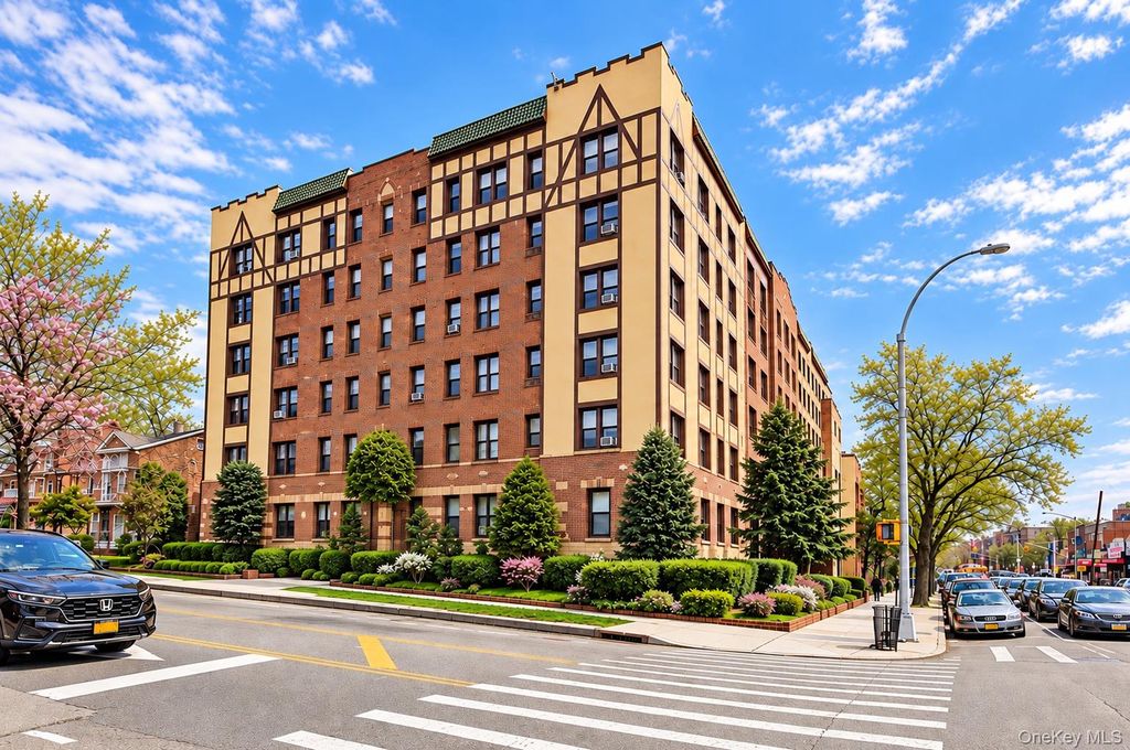 115-25 Metropolitan Avenue 224, Kew Gardens, NY 11418 — exterior