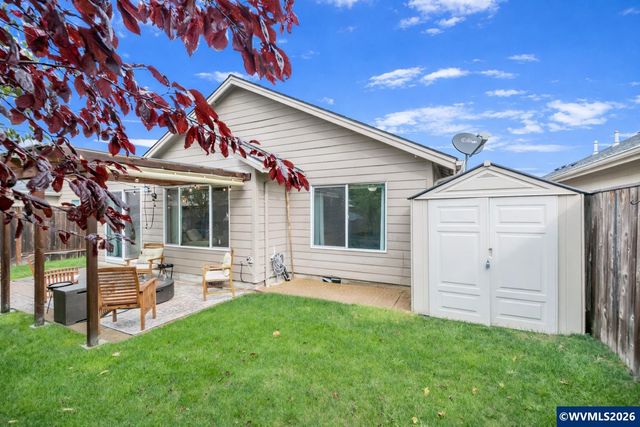 1633 SE Osoberry St, Dallas, OR 97338