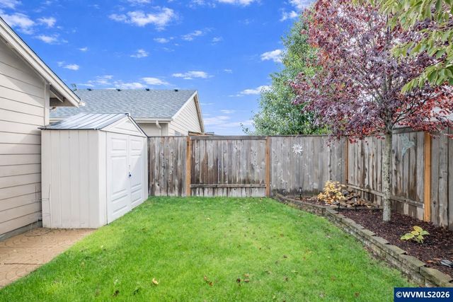 1633 SE Osoberry St, Dallas, OR 97338