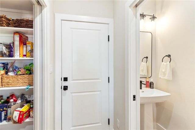 4066 Gunner Trail, College Station, TX 77845