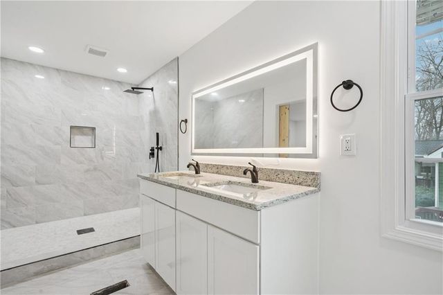 810 Winnbrook Drive, Dacula, GA 30019