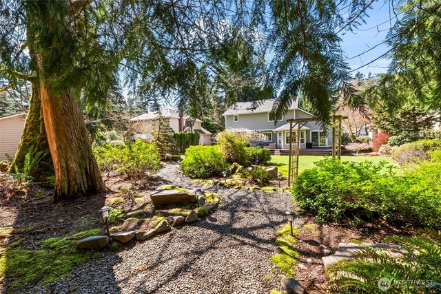 2016 Golden Maples Court NW, Olympia, WA 98502