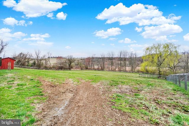 12982 GLEN VALLEY RD, Glen Rock, PA 17327