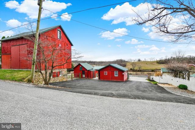 12982 GLEN VALLEY RD, Glen Rock, PA 17327