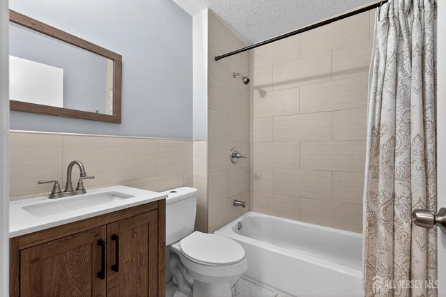 99 Kelly Drive, Edison, NJ 08820