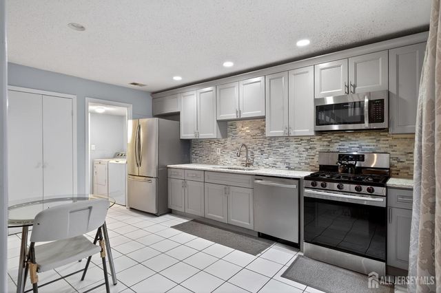 99 Kelly Drive, Edison, NJ 08820