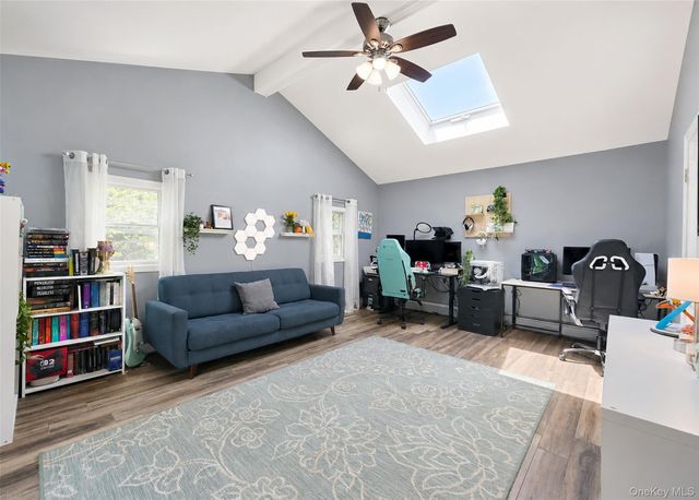 4476 Express Drive S, Ronkonkoma, NY 11779
