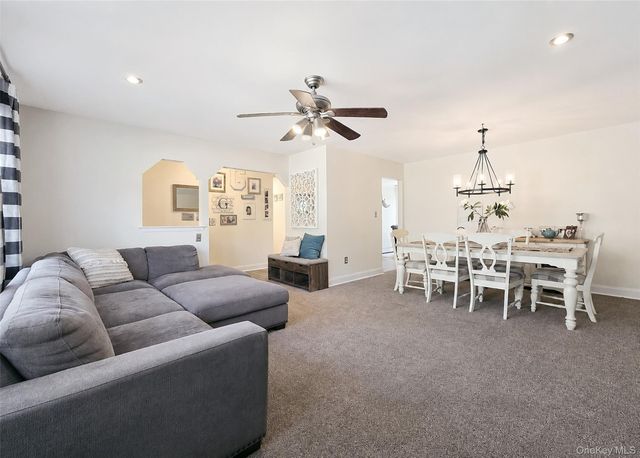 4476 Express Drive S, Ronkonkoma, NY 11779