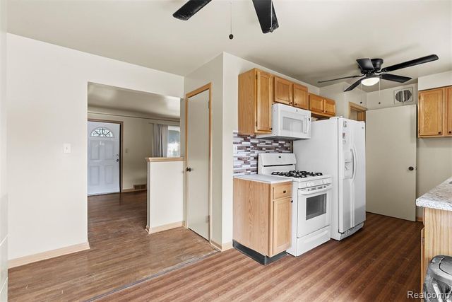 4722 Birchcrest Drive, Flint, MI 48504