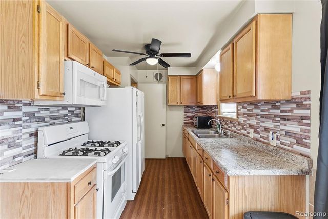 4722 Birchcrest Drive, Flint, MI 48504