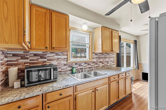 4722 Birchcrest Drive, Flint, MI 48504