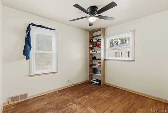 4722 Birchcrest Drive, Flint, MI 48504