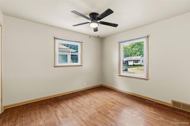 4722 Birchcrest Drive, Flint, MI 48504