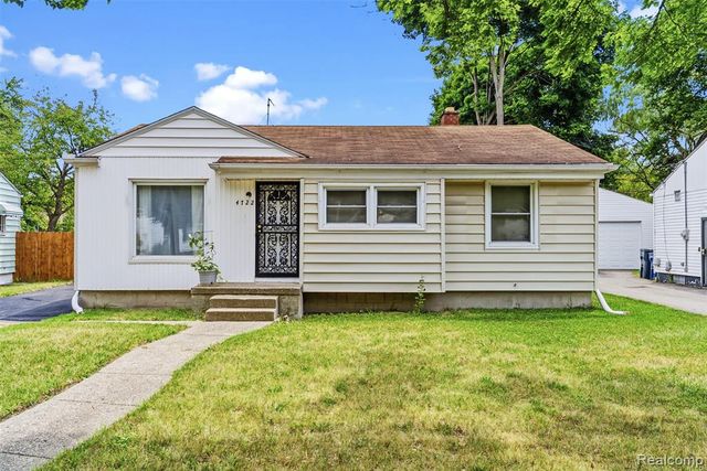 4722 Birchcrest Drive, Flint, MI 48504