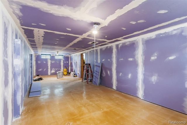 4722 Birchcrest Drive, Flint, MI 48504
