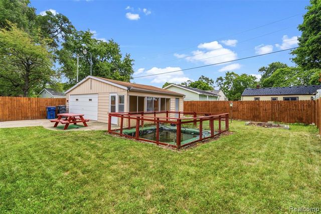 4722 Birchcrest Drive, Flint, MI 48504