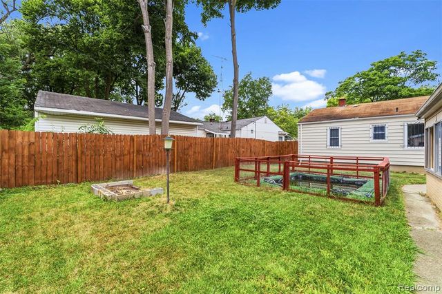 4722 Birchcrest Drive, Flint, MI 48504