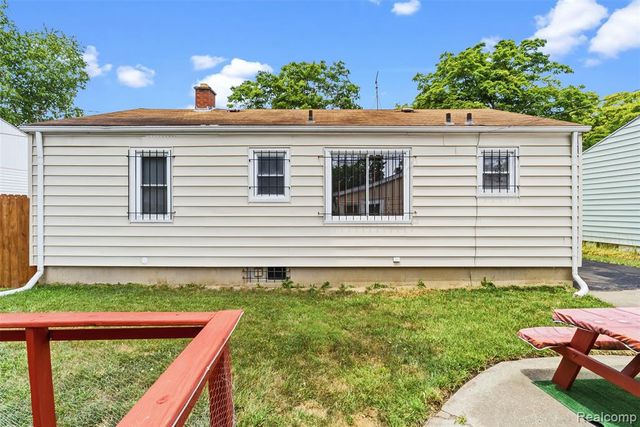 4722 Birchcrest Drive, Flint, MI 48504