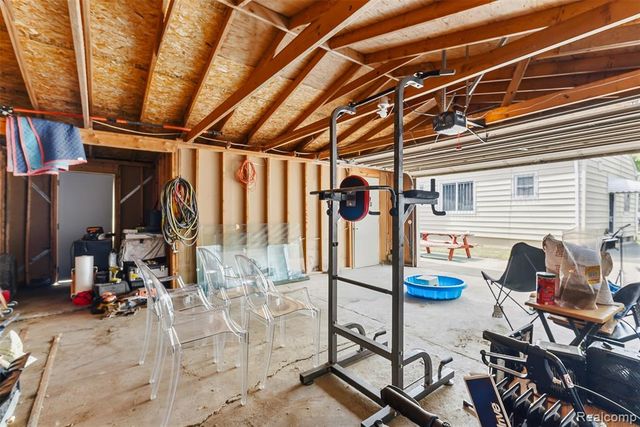 4722 Birchcrest Drive, Flint, MI 48504