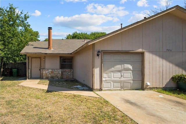 906 Country Aire DR A, Round Rock, TX 78664