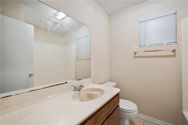 906 Country Aire DR A, Round Rock, TX 78664