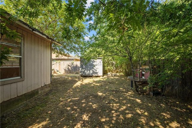 906 Country Aire DR A, Round Rock, TX 78664