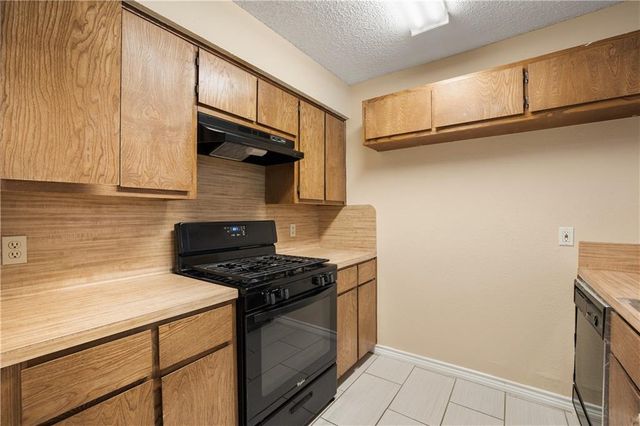 906 Country Aire DR A, Round Rock, TX 78664