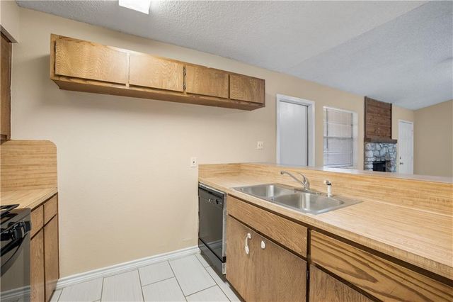 906 Country Aire DR A, Round Rock, TX 78664