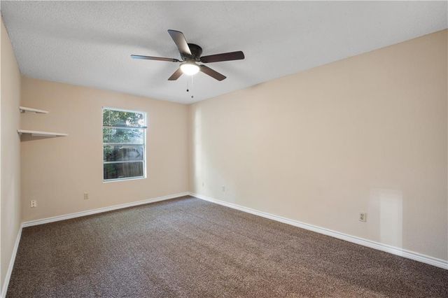 906 Country Aire DR A, Round Rock, TX 78664