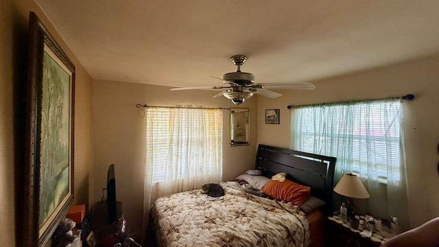 280 NE 40th Court, Oakland Park, FL 33334