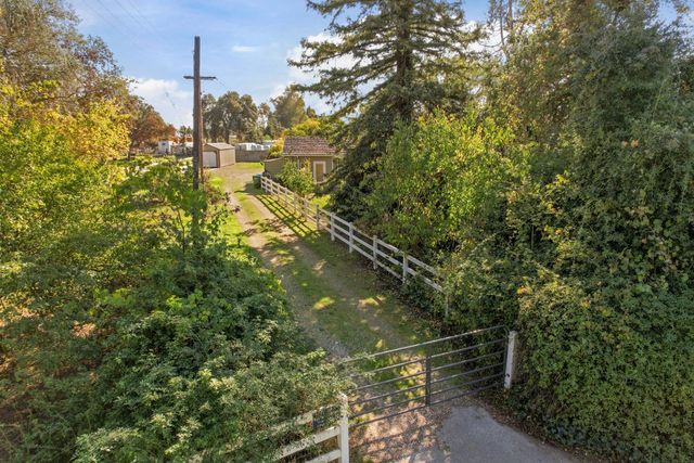 12718 Locke Rd, Lockeford, CA 95237