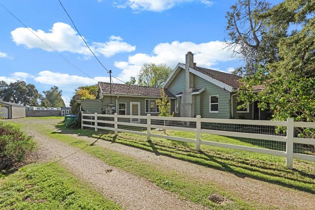 12718 Locke Rd, Lockeford, CA 95237