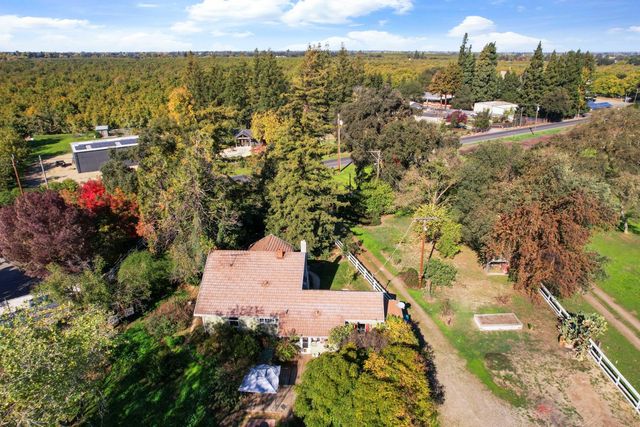 12718 Locke Rd, Lockeford, CA 95237