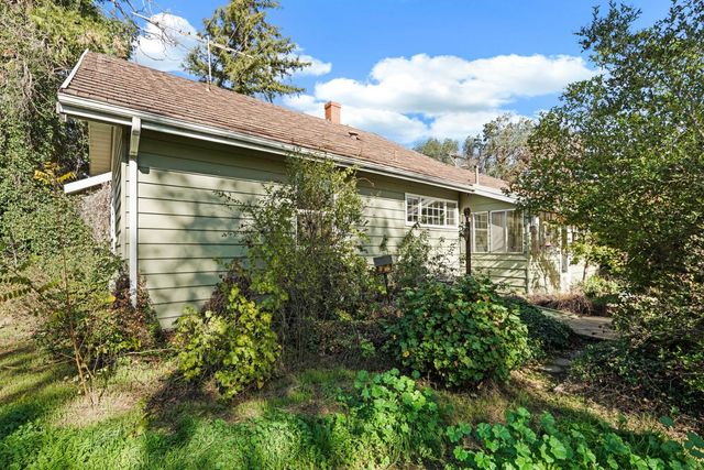 12718 Locke Rd, Lockeford, CA 95237