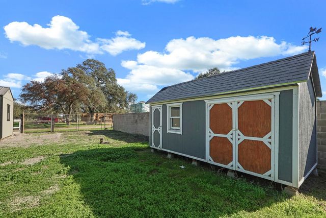 12718 Locke Rd, Lockeford, CA 95237