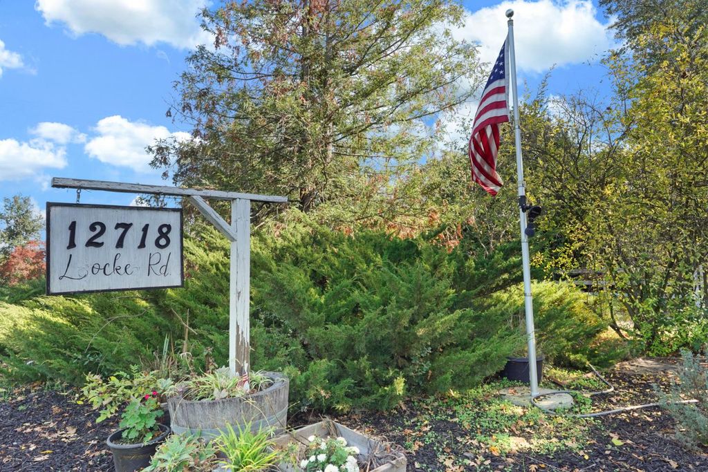 12718 Locke Rd, Lockeford, CA 95237