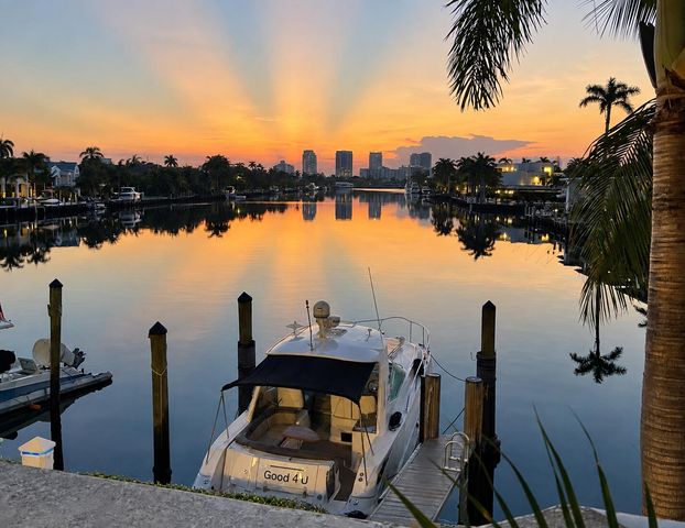 516 HENDRICKS Isle 2C, Fort Lauderdale, FL 33301