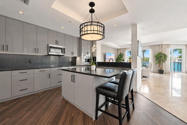 516 HENDRICKS Isle 2C, Fort Lauderdale, FL 33301