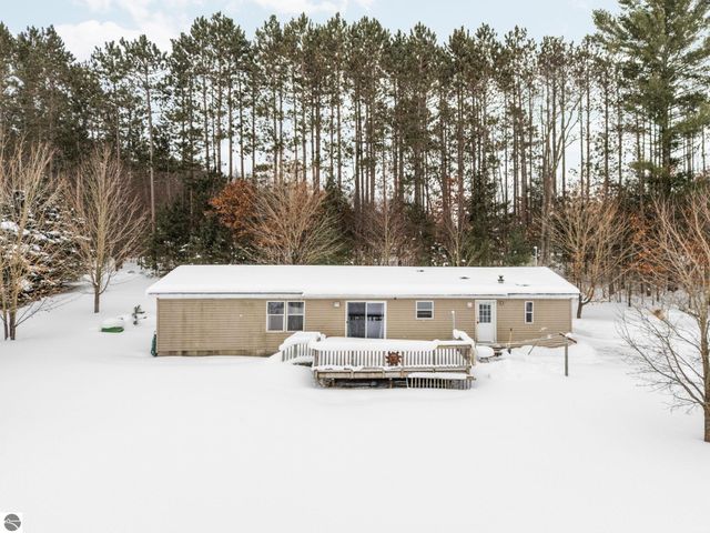 8127 Wood Road, Kingsley, MI 49649