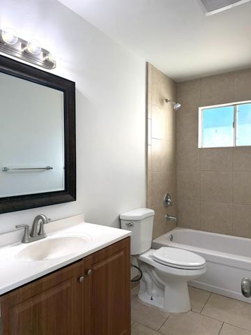 4689 N Feland Avenue, Fresno, CA 93722