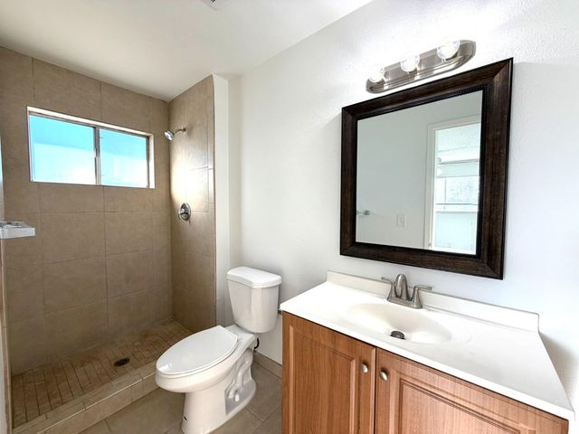 4689 N Feland Avenue, Fresno, CA 93722